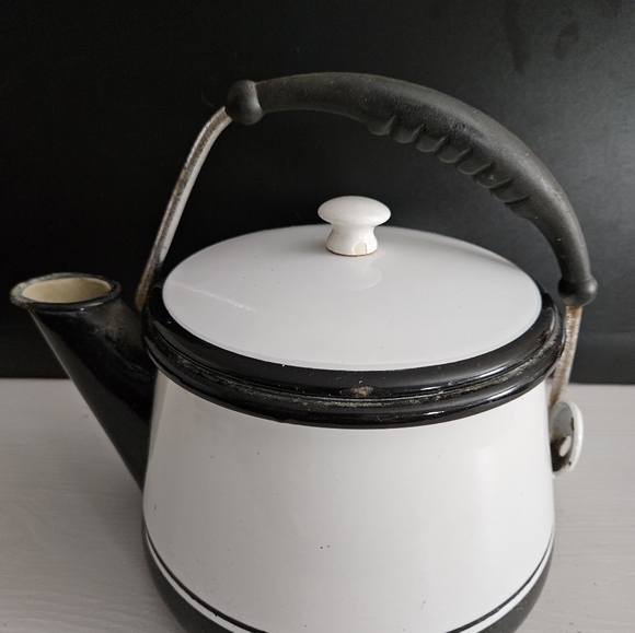 Antique Enamel Tea Pot - Picture 3 of 6